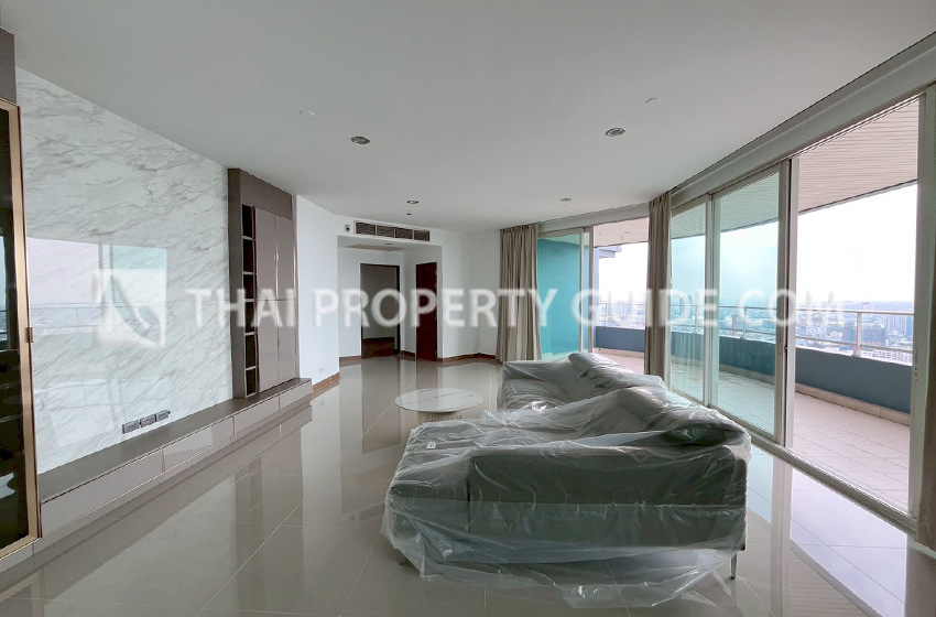 Condominium in Sathorn 